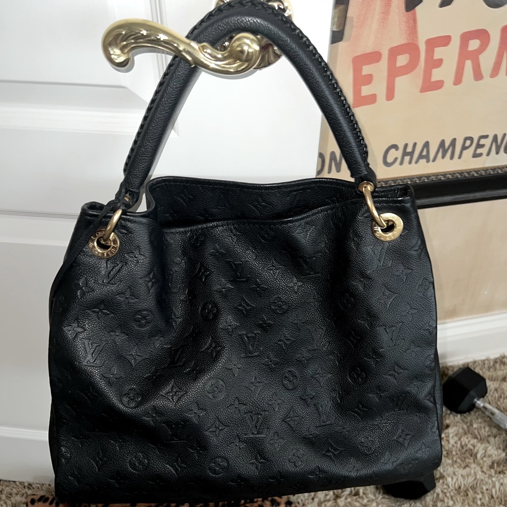 Louis Vuitton empreinte monogram artsy mm hobo bag